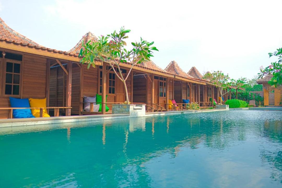 Point Of View Hotel & Resort Majalengka Exterior photo